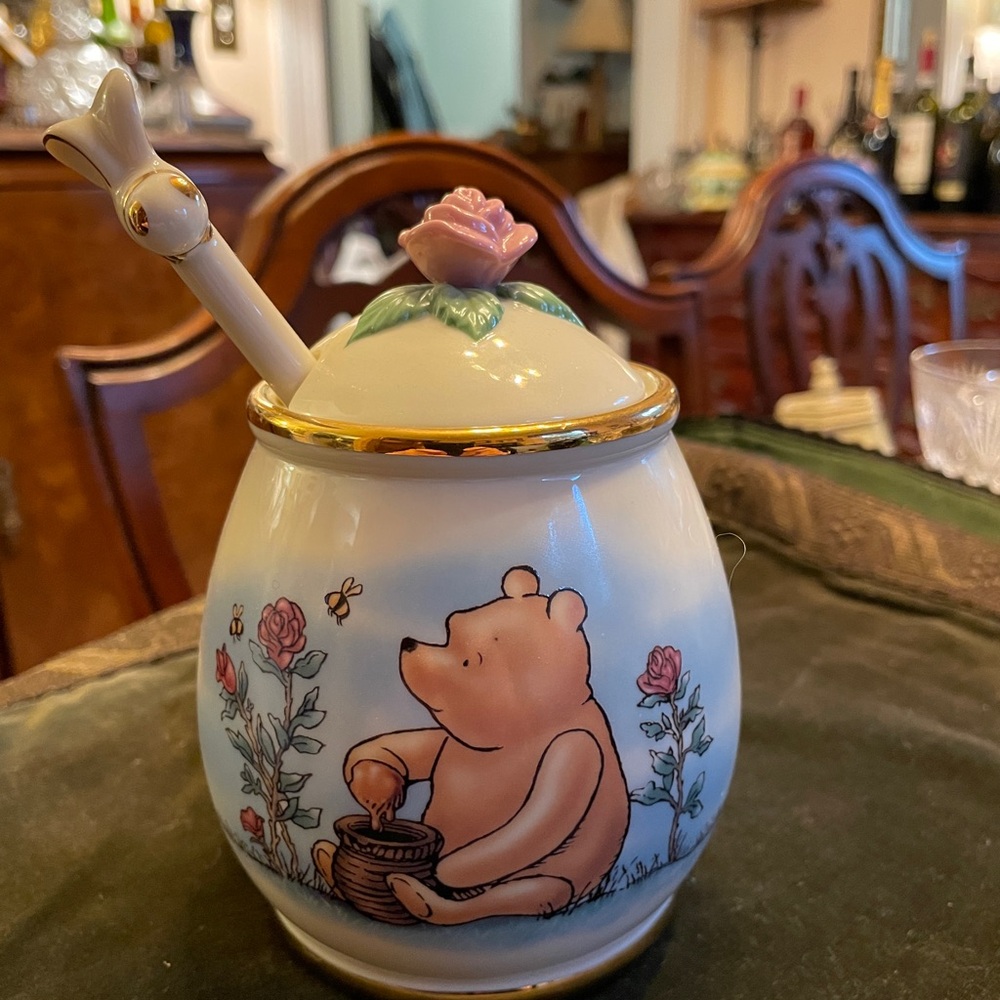 Lenox Classic Pooh Honey Pot